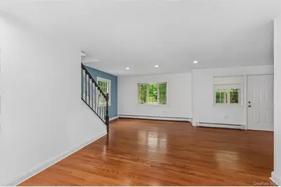 18 Shirley Street, Center Moriches, NY 11934 - Photo 5