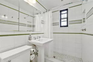 70-47A Park Dr E, Kew Gardens, NY 11367 - Photo 15