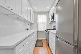 70-47A Park Dr E, Kew Gardens, NY 11367 - Photo 11