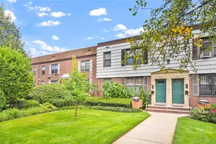 70-47A Park Dr E, Kew Gardens, NY 11367 - Photo 3