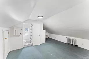 102-05 217th St, Queens Village, NY 11429 - Photo 21