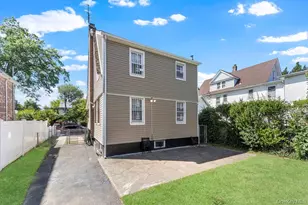 102-05 217th St, Queens Village, NY 11429 - Photo 29