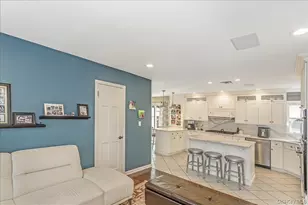 922 N 1st St, New Hyde Park, NY 11040 - Photo 13