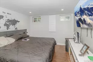 922 N 1st St, New Hyde Park, NY 11040 - Photo 25