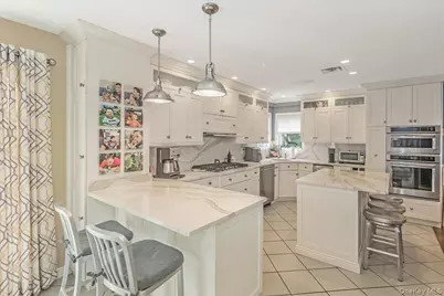 922 N 1st Street, New Hyde Park, NY 11040 - Photo 9