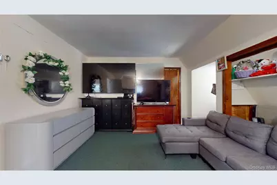 40 Wagner Avenue, Roosevelt, NY 11575 - Photo 25