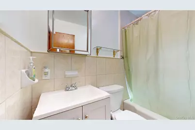 40 Wagner Avenue, Roosevelt, NY 11575 - Photo 27