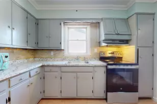 40 Wagner Ave, Roosevelt, NY 11575 - Photo 13