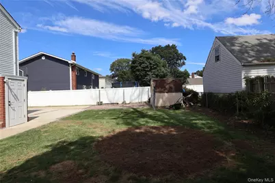 40 Wagner Avenue, Roosevelt, NY 11575 - Photo 3