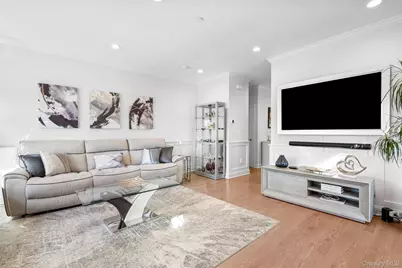 194 Gainsborg Avenue E, West Harrison, NY 10604 - Photo 5