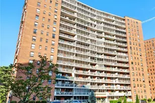 61-35 98th St, Rego Park, NY 11374 - Photo 17