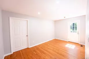 25 Robin Rd, Poughkeepsie, NY 12601 - Photo 17