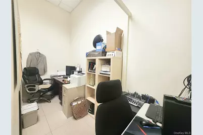 61-12 220 Street #2+3 Fl, Bayside, NY 11364 - Photo 25