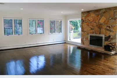 10 Cedarfield Terrace, Saint James, NY 11780 - Photo 9