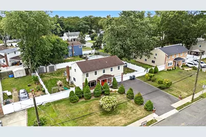 86 Riddle Street, Brentwood, NY 11717 - Photo 29