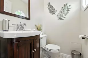 86 Riddle St, Brentwood, NY 11717 - Photo 17