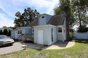 39 Inchcape Rd, Bay Shore, NY 11706 - Photo 17