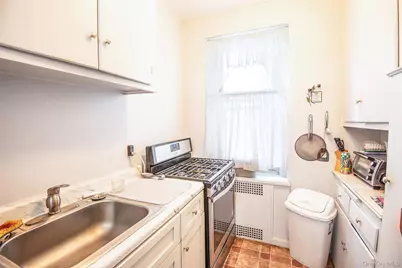 3321 Bruckner Boulevard #4A, Bronx, NY 10461 - Photo 9