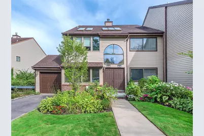 100 The Glen #100, Glen Head, NY 11545 - Photo 3