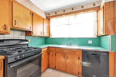 21 Carter Court, Lynbrook, NY 11563 - Photo 9