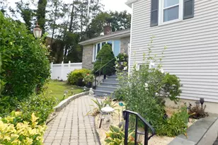 61 Newport Rd, Yonkers, NY 10710 - Photo 5