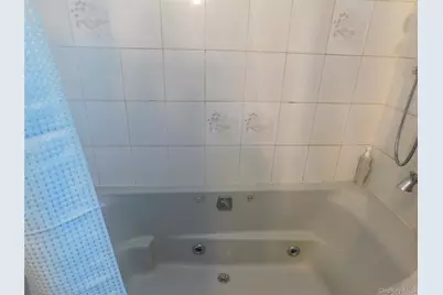 61 Newport Road, Yonkers, NY 10710 - Photo 17