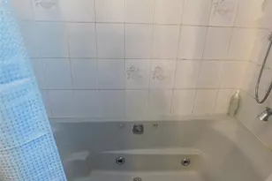 61 Newport Rd, Yonkers, NY 10710 - Photo 17