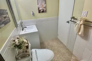 124 Santa Barbara Dr, Plainview, NY 11803 - Photo 17