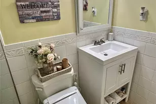 124 Santa Barbara Dr, Plainview, NY 11803 - Photo 19