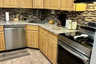 124 Santa Barbara Dr, Plainview, NY 11803 - Photo 11