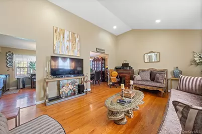 2 Danielle Court, Middletown, NY 10940 - Photo 9