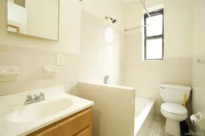 3717 Bronxwood  Ave, Bronx, NY 10469 - Photo 15