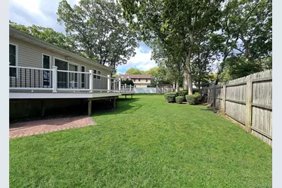 3 Candlestick Court, Dix Hills, NY 11746 - Photo 27