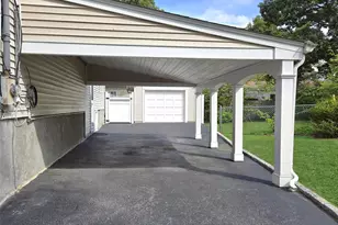 3 Candlestick Ct, Dix Hills, NY 11746 - Photo 3