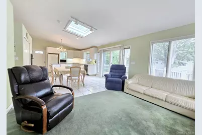 3 Candlestick Court, Dix Hills, NY 11746 - Photo 9