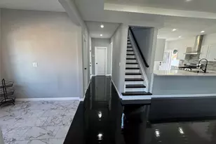 16 Garfield Pl, Hempstead, NY 11550 - Photo 19