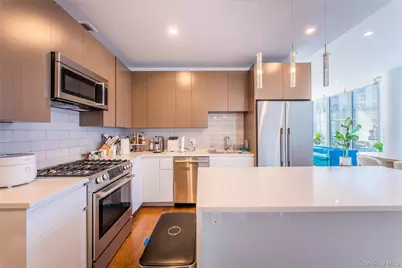 2717 42nd Road #7E, Long Island City, NY 11101 - Photo 15