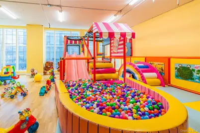 2717 42nd Road #7E, Long Island City, NY 11101 - Photo 25