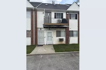 257 Maple Parkway, New York, NY 10303 - Photo 1