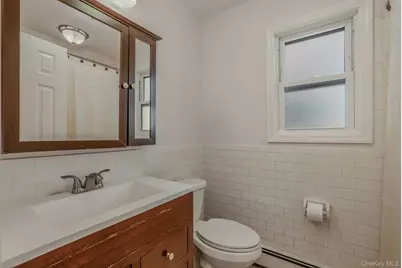 8 Holbrook Street, Bay Shore, NY 11706 - Photo 11