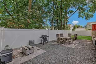 8 Holbrook St, Bay Shore, NY 11706 - Photo 13