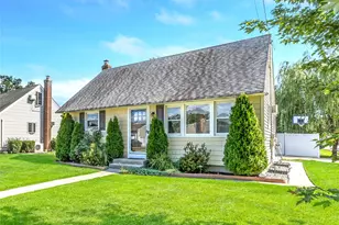 174 N Nassau Ave, Massapequa, NY 11758 - Photo 3