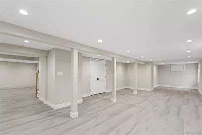 255 N Chestnut Street, Massapequa, NY 11758 - Photo 25