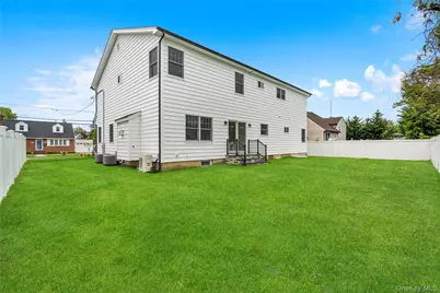 255 N Chestnut Street, Massapequa, NY 11758 - Photo 29