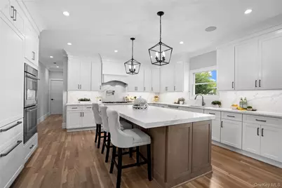 255 N Chestnut Street, Massapequa, NY 11758 - Photo 9