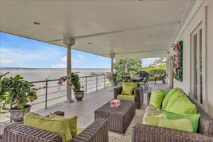 90 Greenleaf Hill, Great Neck, NY 11023 - Photo 25