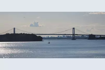 90 Green Leaf Hill, Great Neck, NY 11023 - Photo 29