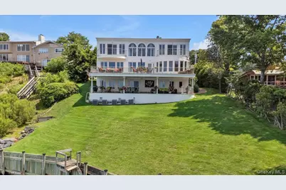 90 Green Leaf Hill, Great Neck, NY 11023 - Photo 27