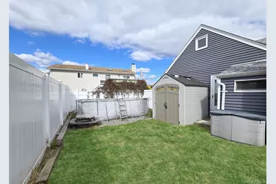 765 Shore Walk, Lindenhurst, NY 11757 - Photo 3