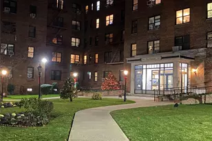 100-11 67th Rd, Forest Hills, NY 11375 - Photo 33